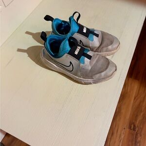 Nike Kids Teal and White Sneakers